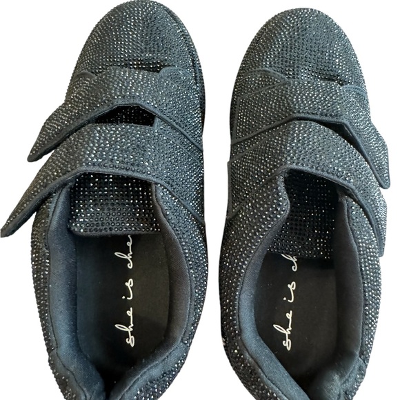 She Is Cheval Gunna Be a Supermodel Black Size 8 Sneakers NEW NEVER WORN - Picture 9 of 9